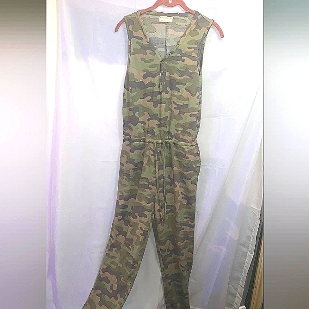 NWOT ARMY CAMO PRINT ROMPER